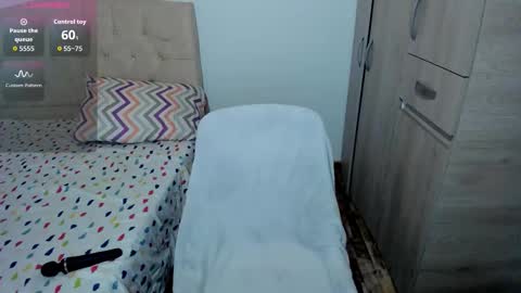 Emily online show from 12-05-25, 04:14