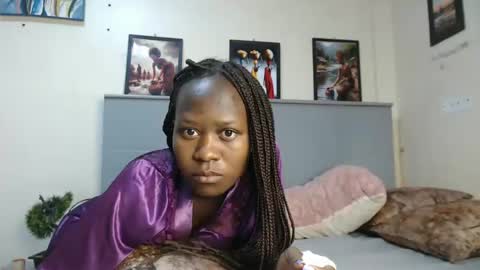 Snapshot of emilyposha chatting on 01-13-25, 10:03 Emilly online show from 01-13-25, 10:03