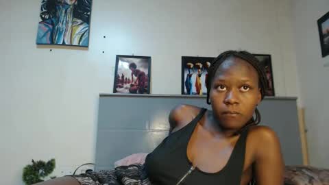 Snapshot of emilyposha chatting on 01-21-25, 12:57 Emilly online show from 01-21-25, 12:57