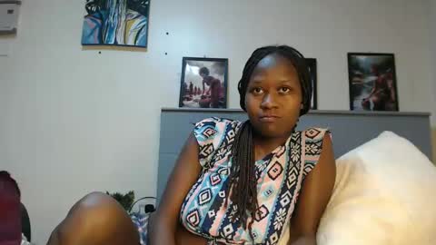 Snapshot of emilyposha chatting on 01-26-25, 03:06 Emilly online show from 01-26-25, 03:06