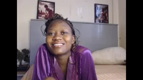 Snapshot of emilyposha chatting on 02-16-25, 05:48 Emilly online show from 02-16-25, 05:48