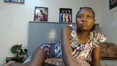 Snapshot of emilyposha chatting on 02-23-25, 09:16 Emilly online show from 02-23-25, 09:16