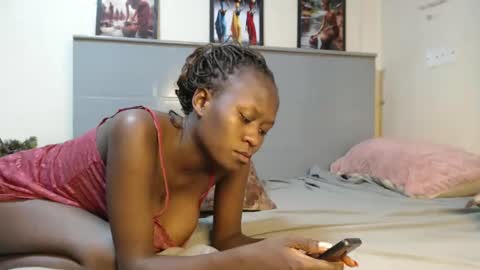 Snapshot of emilyposha chatting on 03-02-25, 12:09 Emilly online show from 03-02-25, 12:09