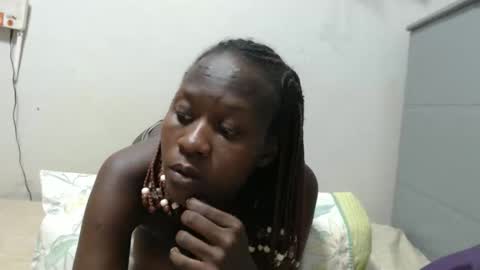 Emilly online show from 04-12-26, 09:31