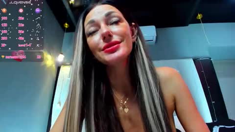 Snapshot of emilyrank chatting on 02-10-26, 01:10 EmilyRank online show from 02-10-26, 01:10