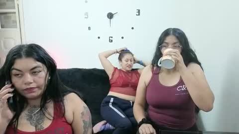 Snapshot of emilyriskhot chatting on 05-08-26, 04:01 emily friends online show from 05-08-26, 04:01