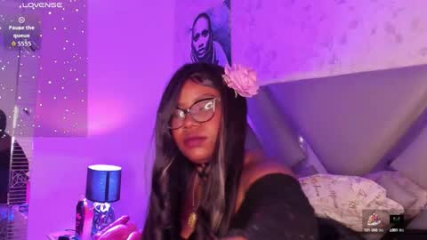 Snapshot of emilyrosee1 chatting on 09-28-25, 11:43 online show from 09-28-25, 11:43