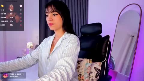 Snapshot of emilyruiz1 chatting on 02-18-25, 11:33 Emily online show from 02-18-25, 11:33