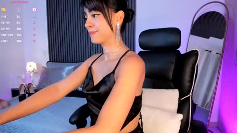 Snapshot of emilyruiz1 chatting on 03-11-25, 05:35 Emily online show from 03-11-25, 05:35