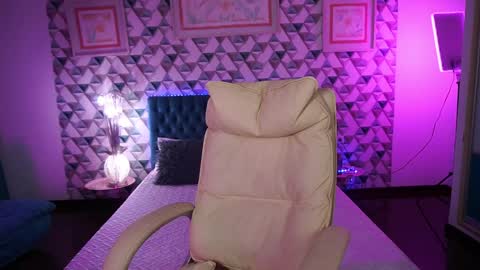  MY NAME IS Emily WELCOME EVERYONE I WILL BE HAPPY TO GIVE YOU WHAT YOU HAVE DREAMED OF FOR SO LONG online show from 04-11-26, 12:31