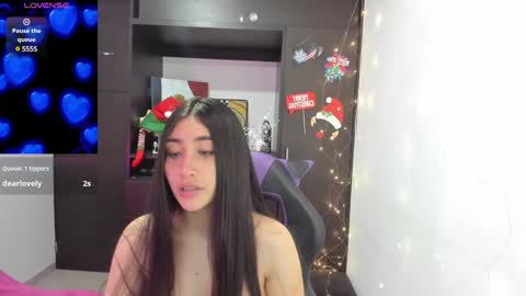 Snapshot of emilytafur chatting on 12-18-24, 06:57 Emy online show from 12-18-24, 06:57