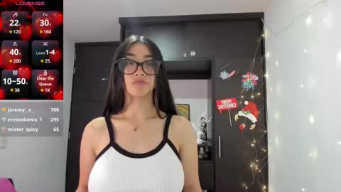 Snapshot of emilytafur chatting on 12-27-24, 08:28 Emy online show from 12-27-24, 08:28