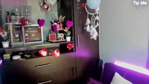 Snapshot of emilytafur chatting on 02-14-26, 05:53 Emy online show from 02-14-26, 05:53