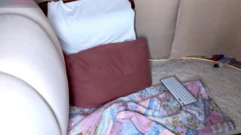 Emily wish-list  online show from 04-09-26, 06:19