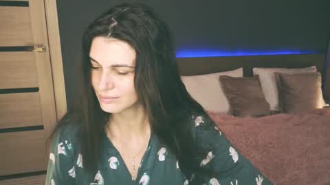 Emily online show from 02-02-25, 01:45