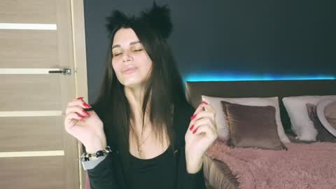 Emily online show from 02-08-25, 01:11