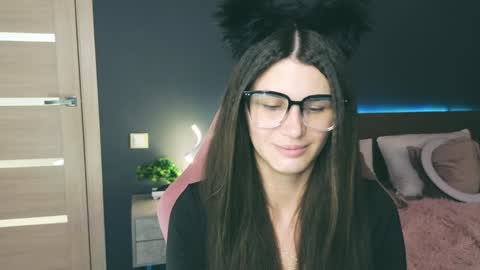 Emily online show from 02-08-25, 04:14