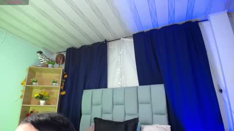 Snapshot of emilyy05_ chatting on 12-21-25, 03:24 Emily online show from 12-21-25, 03:24