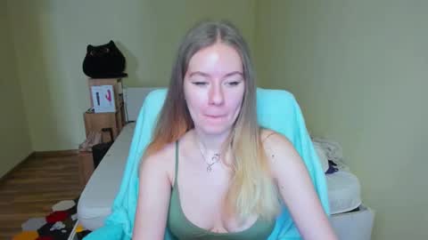 Emily online show from 03-08-25, 07:49