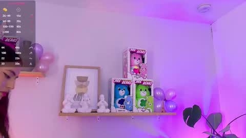 Emily Bank online show from 11-29-25, 07:28