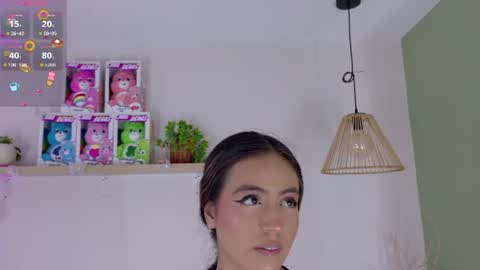 Snapshot of emilyy_bank chatting on 07-19-26, 01:04 Emily Bank online show from 07-19-26, 01:04