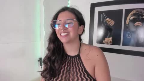 Snapshot of emilyy_cooperr chatting on 09-22-25, 01:02 emilyy_cooperr online show from 09-22-25, 01:02