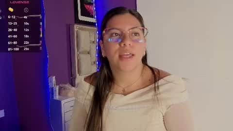emilyy_cooperr online show from 06-09-26, 12:17