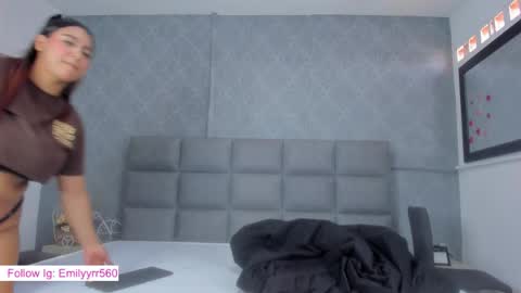 emilyy_r online show from 03-25-26, 07:09