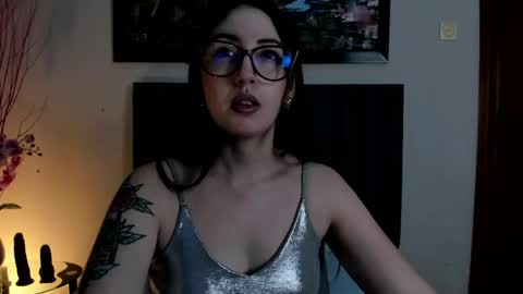 Emilyy Watson online show from 04-21-26, 12:23