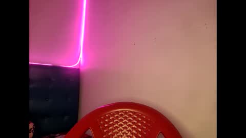 L i a    time online 7am - 1pm Gtm-5  online show from 02-01-26, 05:11