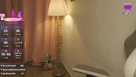Snapshot of emitaa17228 chatting on 07-12-26, 07:10 emma online show from 07-12-26, 07:10