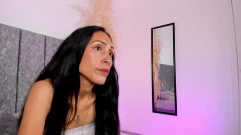 Snapshot of emliy_smith chatting on 08-04-26, 07:27 Emily online show from 08-04-26, 07:27