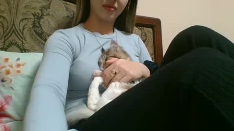 Snapshot of emma_991 chatting on 02-11-25, 04:46 emma_991 online show from 02-11-25, 04:46