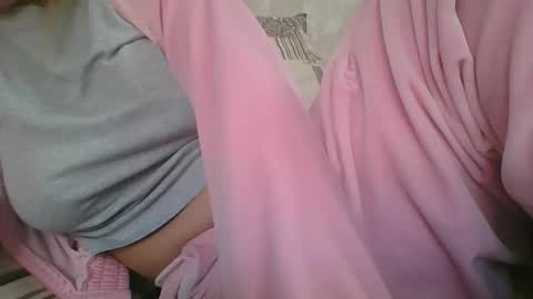 Snapshot of emma_991 chatting on 10-10-25, 09:08 emma_991 online show from 10-10-25, 09:08