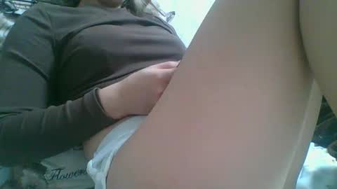 Snapshot of emma_991 chatting on 10-22-25, 12:27 emma_991 online show from 10-22-25, 12:27