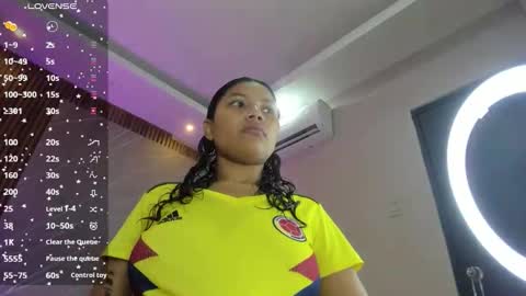 Snapshot of emma__rose1 chatting on 11-19-25, 02:22 emma__rose1 online show from 11-19-25, 02:22