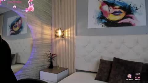 Snapshot of emma__smith01 chatting on 09-17-25, 11:23 Emma online show from 09-17-25, 11:23