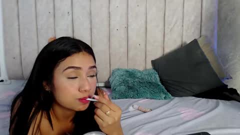 Snapshot of emma_and_aysha chatting on 03-10-25, 05:39 emma_and_aysha online show from 03-10-25, 05:39