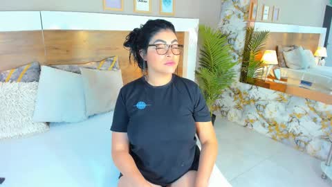 Snapshot of emma_bakker_ chatting on 02-23-25, 12:59 Emma online show from 02-23-25, 12:59