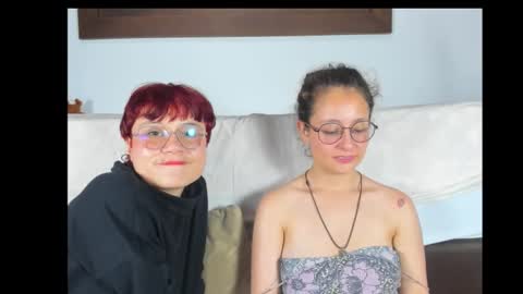 Snapshot of emma_belle02 chatting on 09-28-25, 09:09 Emma online show from 09-28-25, 09:09