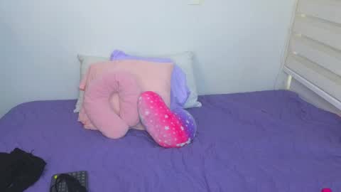 Snapshot of emma_blue_ chatting on 01-26-25, 07:52 Emma Blue modelo independiente online show from 01-26-25, 07:52