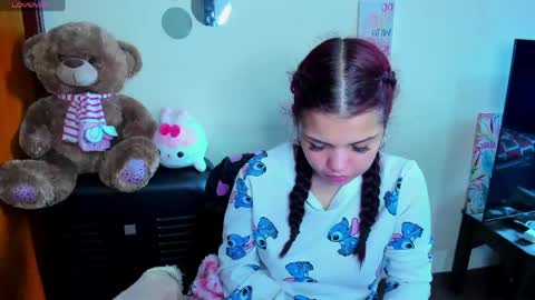 emma_boo_ online show from 04-19-26, 06:10