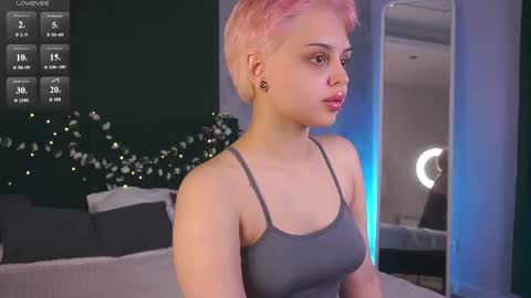 Snapshot of emma_bro0kss chatting on 07-12-26, 01:40 Emma online show from 07-12-26, 01:40