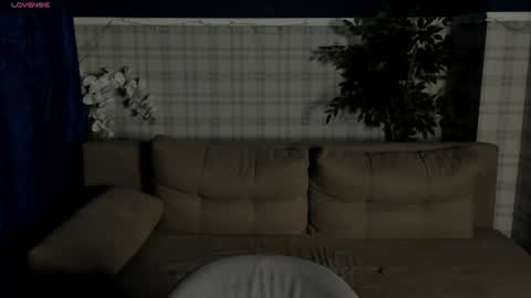 Snapshot of emma_bro0kss chatting on 07-20-26, 01:31 Emma online show from 07-20-26, 01:31