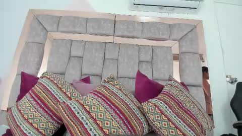 Emma Castillo online show from 06-20-26, 08:44