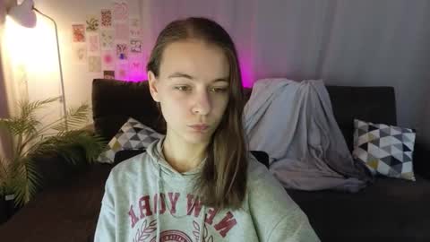 Snapshot of emma_chaser chatting on 11-29-25, 07:44 emma_chaser online show from 11-29-25, 07:44