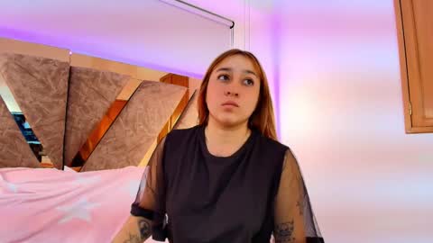 Snapshot of emma_cook_ chatting on 12-15-25, 02:05 EMMA online show from 12-15-25, 02:05