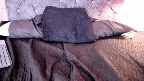 emma_dl2 online show from 12-24-24, 08:27