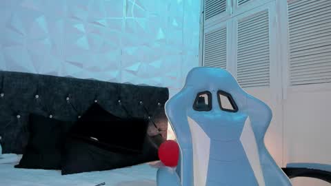 emma_dl2 online show from 02-27-25, 08:09