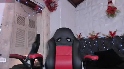 emma_dl2 online show from 12-15-25, 05:28